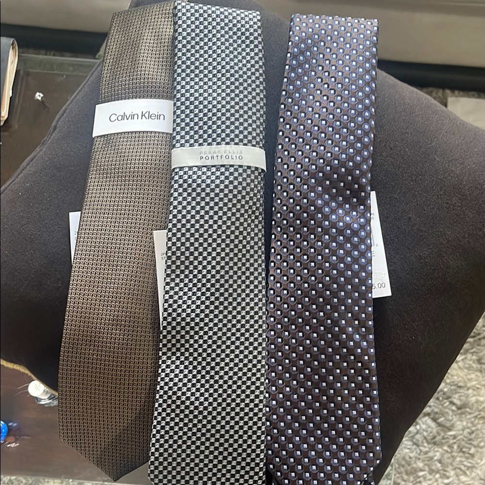 Calvin Klein 2-Portfolio
Neckties